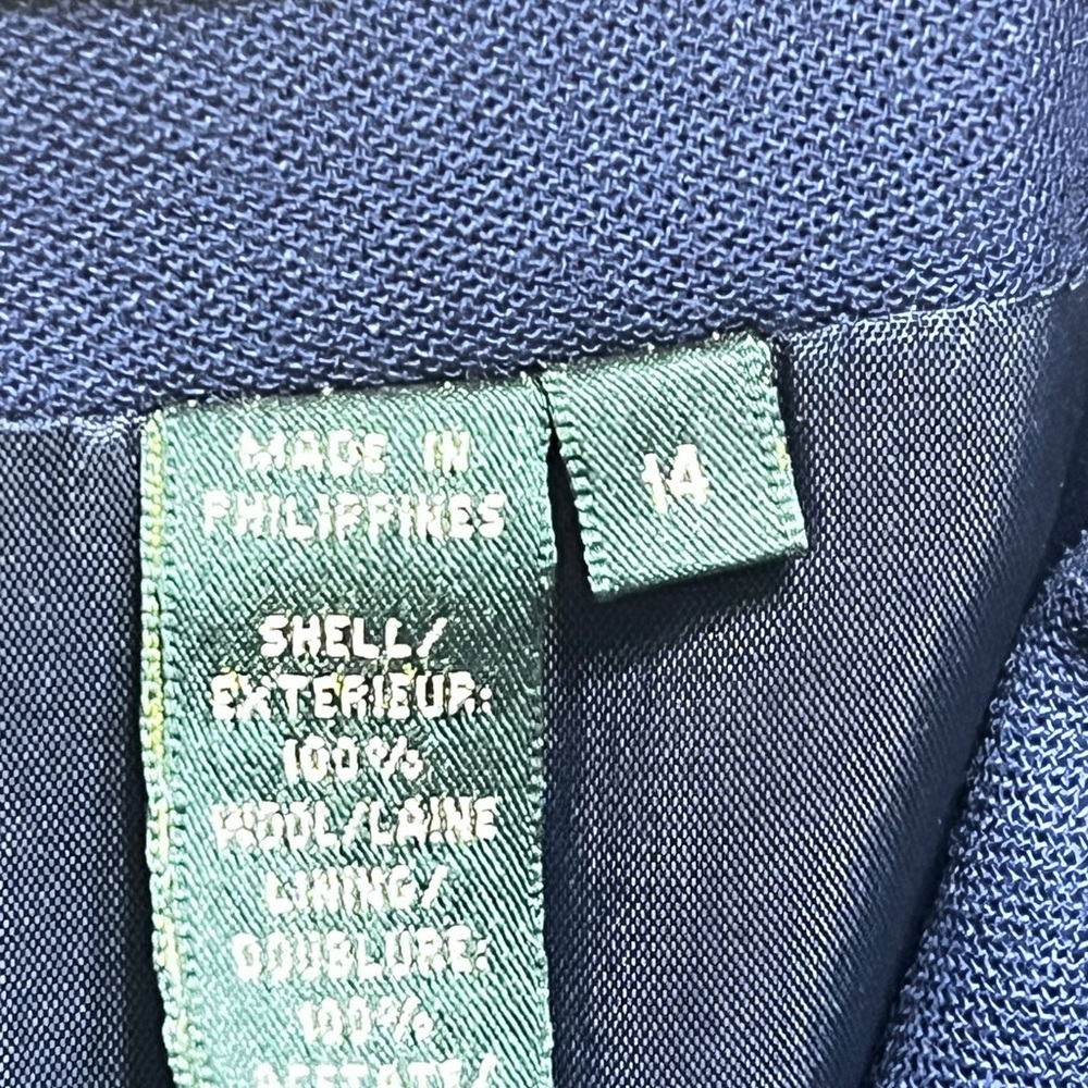 Pant Suit: Lauren Ralph Lauren Dark Blue Blazer with Metallic Buttons☑️ - Picture 9 of 9